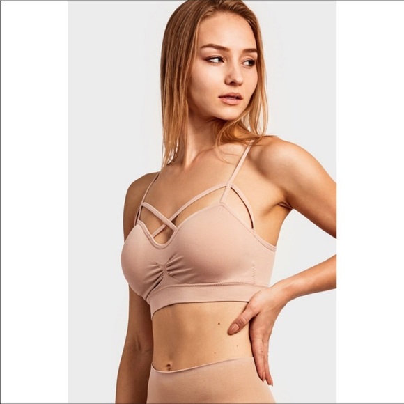 🎁New Black Bralette - Picture 2 of 5